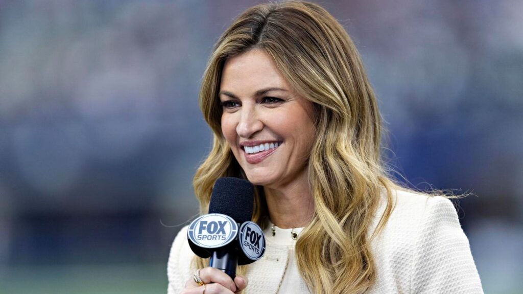 FOX Sports' Erin Andrews weighs in on the Dallas Cowboys, reveals one of her career goals